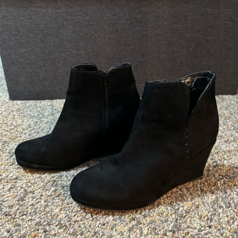 Rampage Women’s Black Ankle Boot Zipper EUC Size 8.5 Ram-Jesy EUC